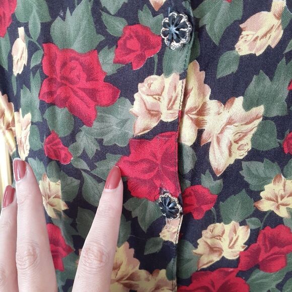 Vintage Dark Floral Button-Down Dress - Picture 13 of 16